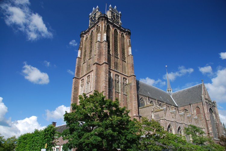 Klokken van Grote Kerk en Dorpskerk luiden 29 april voor 420 gewortelde kinderen zonder status