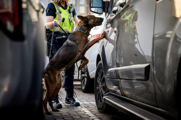 Zichtbare controles tegen georganiseerde misdaad op Scheveningen