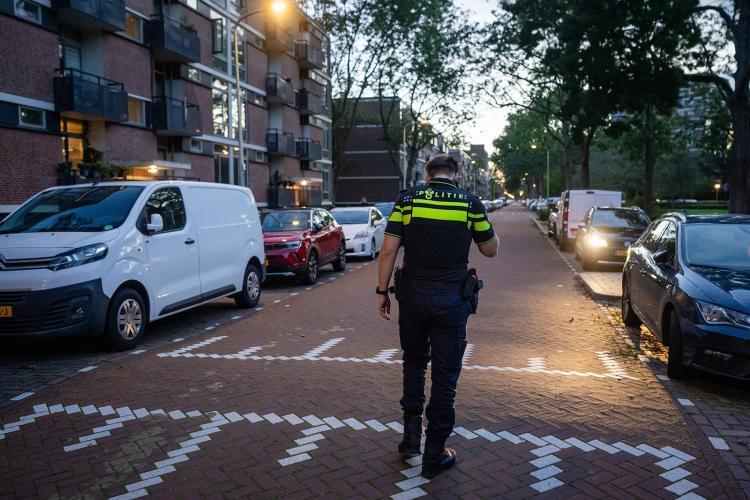 Grote handhavingsactie Haagse Hout en rond NS-stations