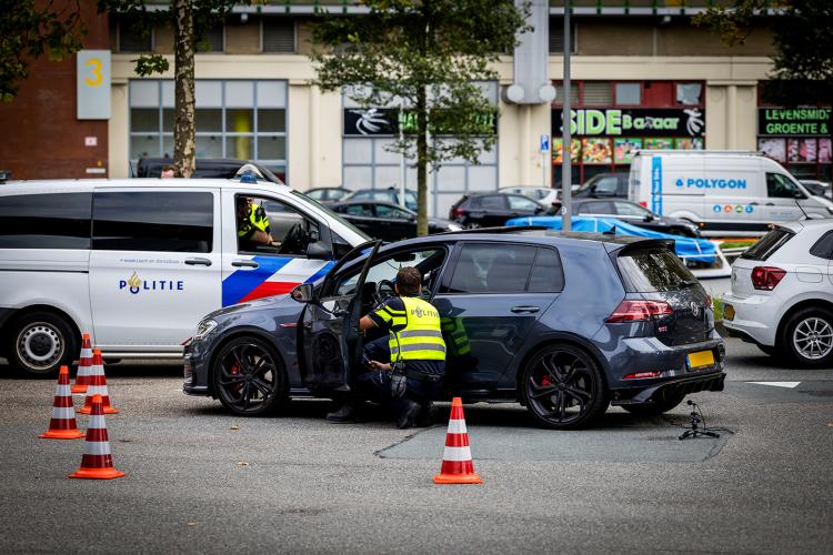 Diverse controles bij handhavingsactie in Laak