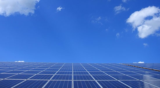 Amsterdam verlengt subsidieregeling duurzaam geproduceerde zonnepanelen en scherpt haar aan